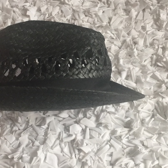Fedora - Picture 3 of 3